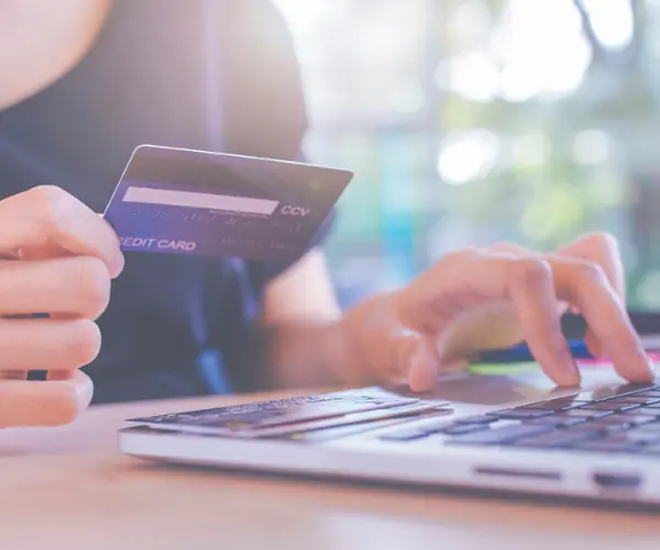 Taxa de anuidade no cartão de crédito: Porque é cobrado?